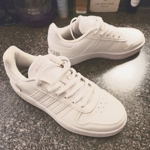 NWOT White Adidas sneakers